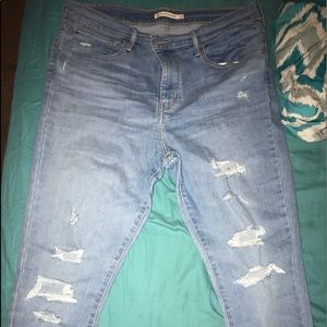 Blue Ripped Levi’s